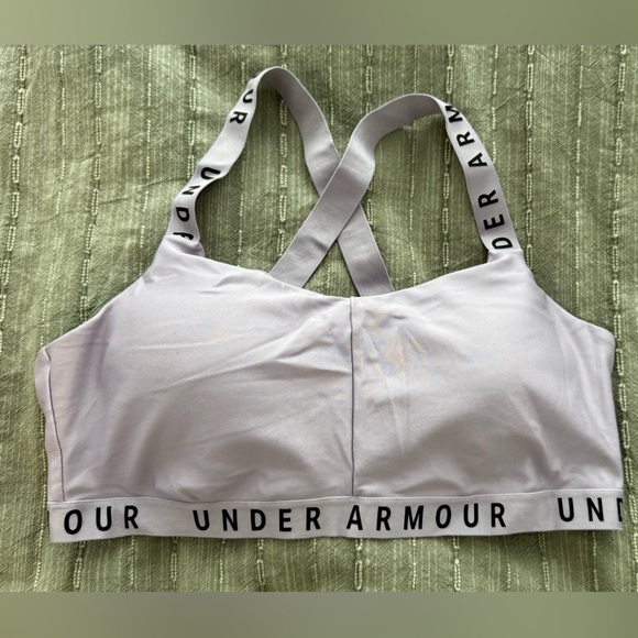 Under Armour Strappy Sports Bra - Picture 2 of 4